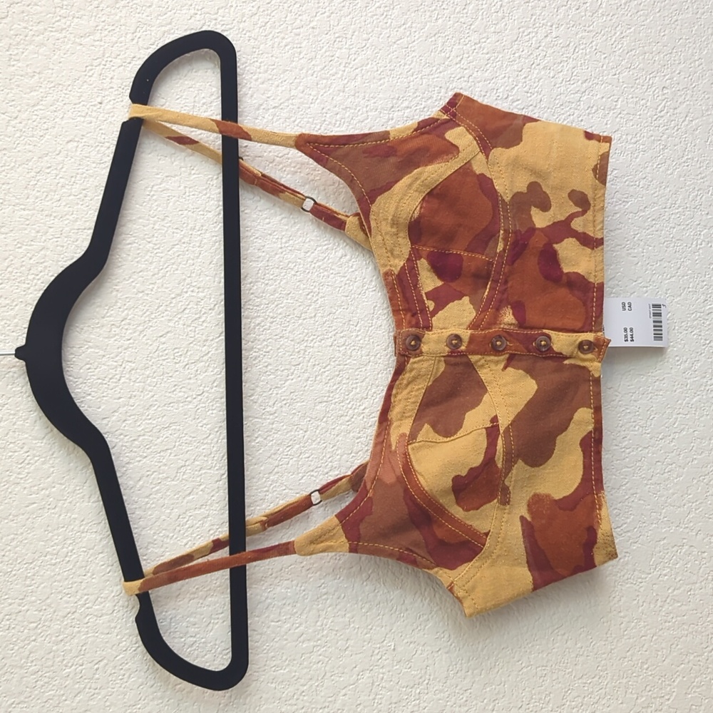 Urban Outfitters NWT S Crop Top Orange Camo